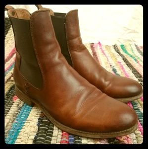 Chelsea ankle boots with leather sole